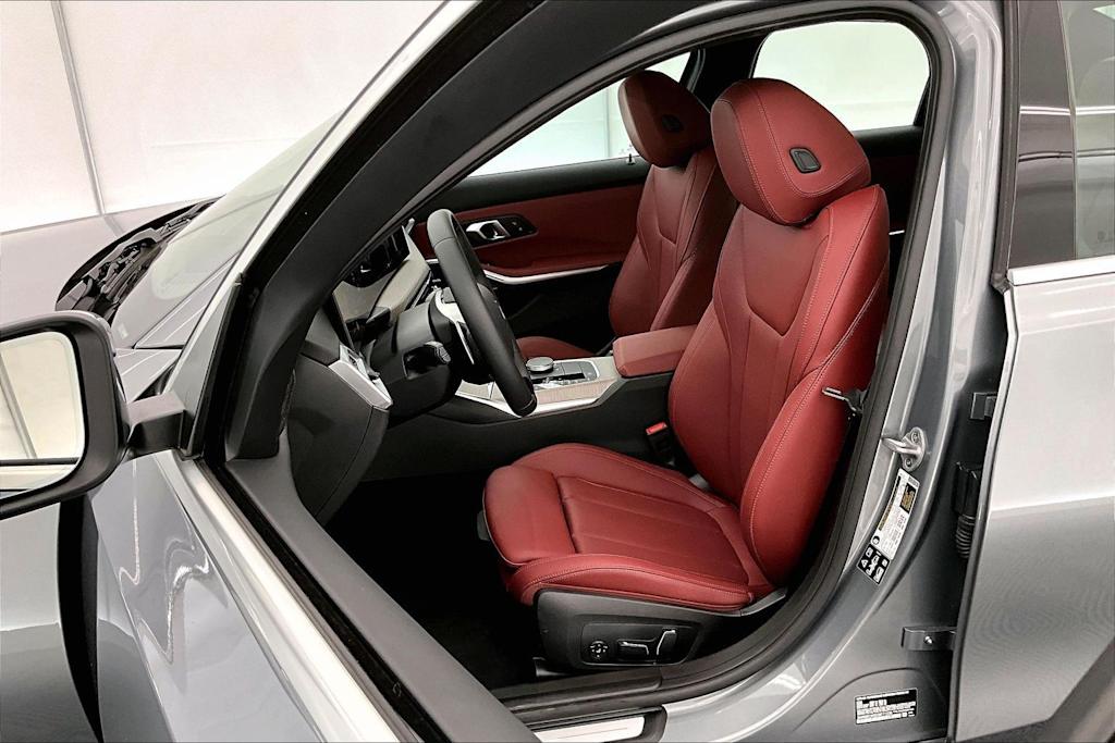 Thumbnail: 2025 BMW 3 Series - 11