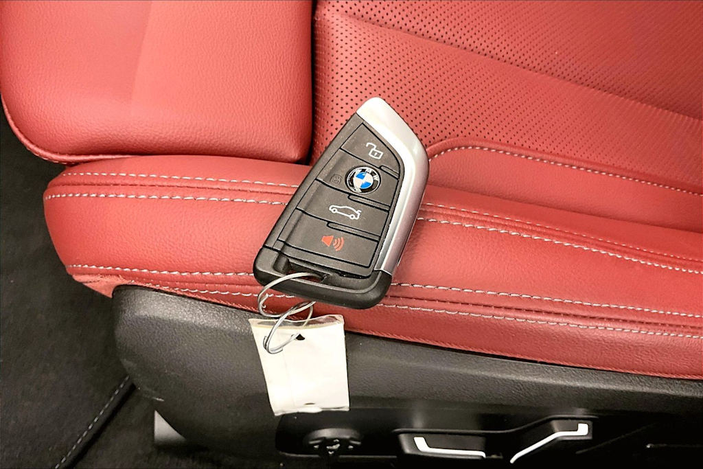 Thumbnail: 2025 BMW 3 Series - 21