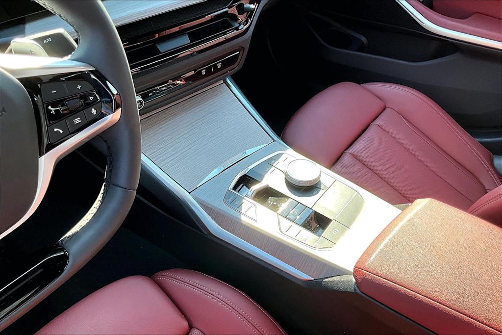 Thumbnail: 2025 BMW 3 Series - 16