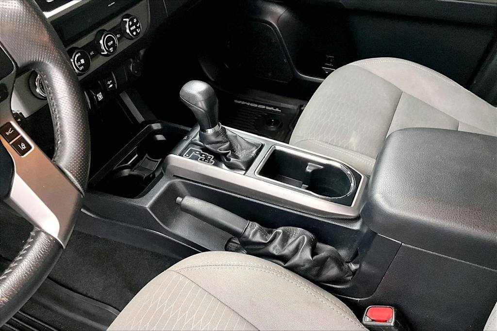 Thumbnail: 2019 Toyota Tacoma - 17