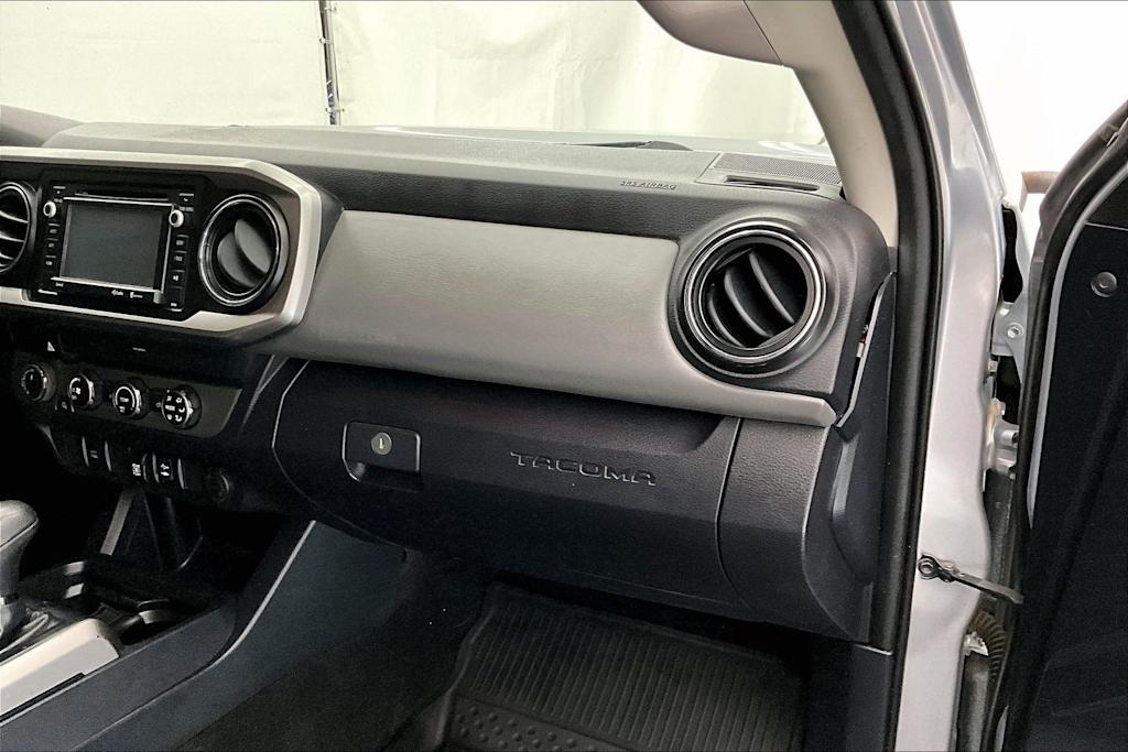 Thumbnail: 2019 Toyota Tacoma - 25