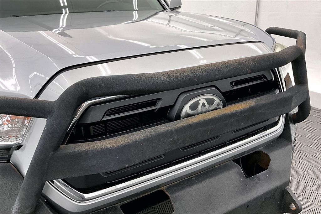 Thumbnail: 2019 Toyota Tacoma - 33