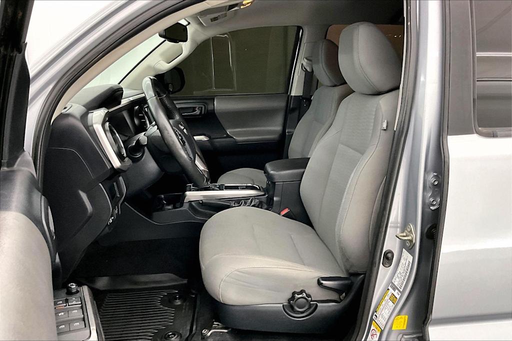 Thumbnail: 2019 Toyota Tacoma - 11