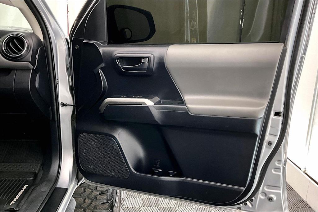 Thumbnail: 2019 Toyota Tacoma - 29