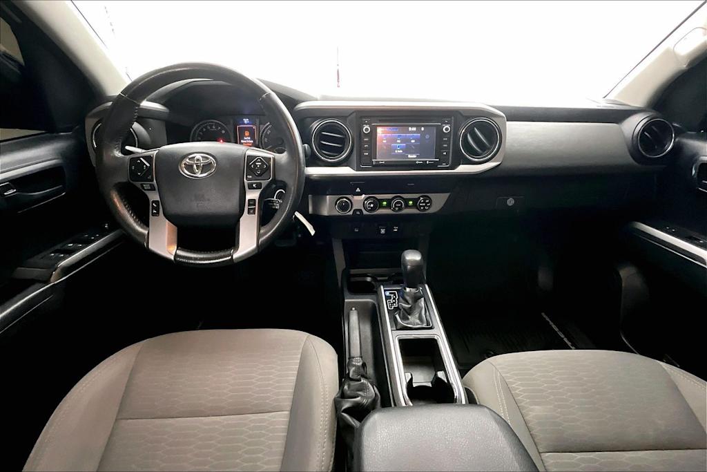 Thumbnail: 2019 Toyota Tacoma - 10