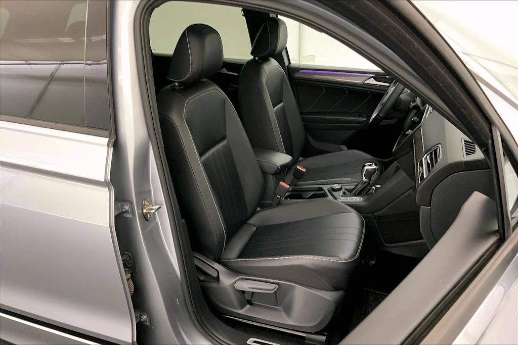 Thumbnail: 2024 Volkswagen Tiguan - 12