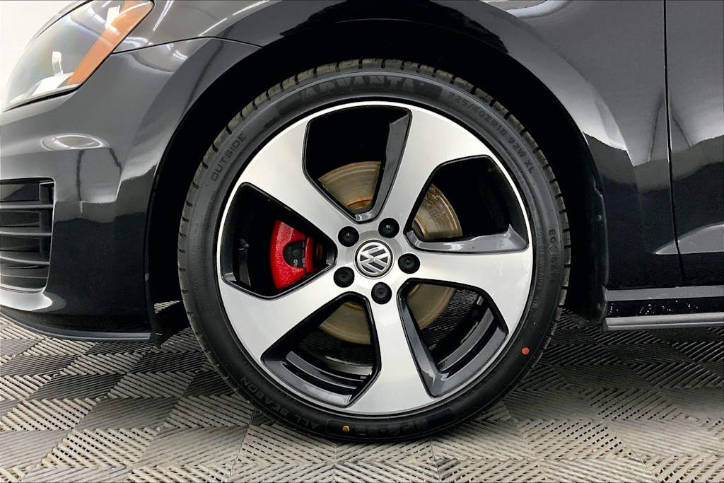 Image of 2017 Volkswagen GTI