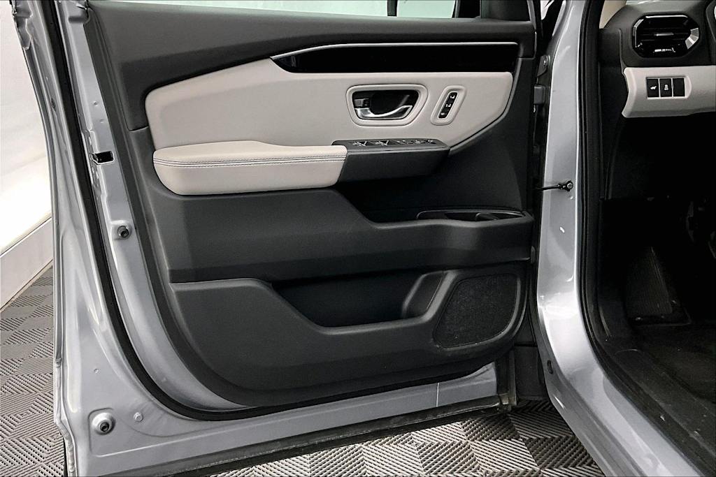 Thumbnail: 2023 Honda Pilot - 27