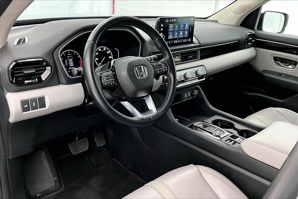 Thumbnail: 2023 Honda Pilot - 2