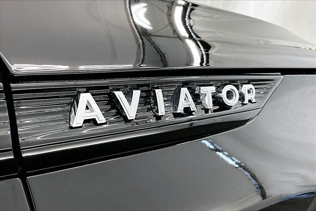 Thumbnail: 2023 Lincoln Aviator - 7