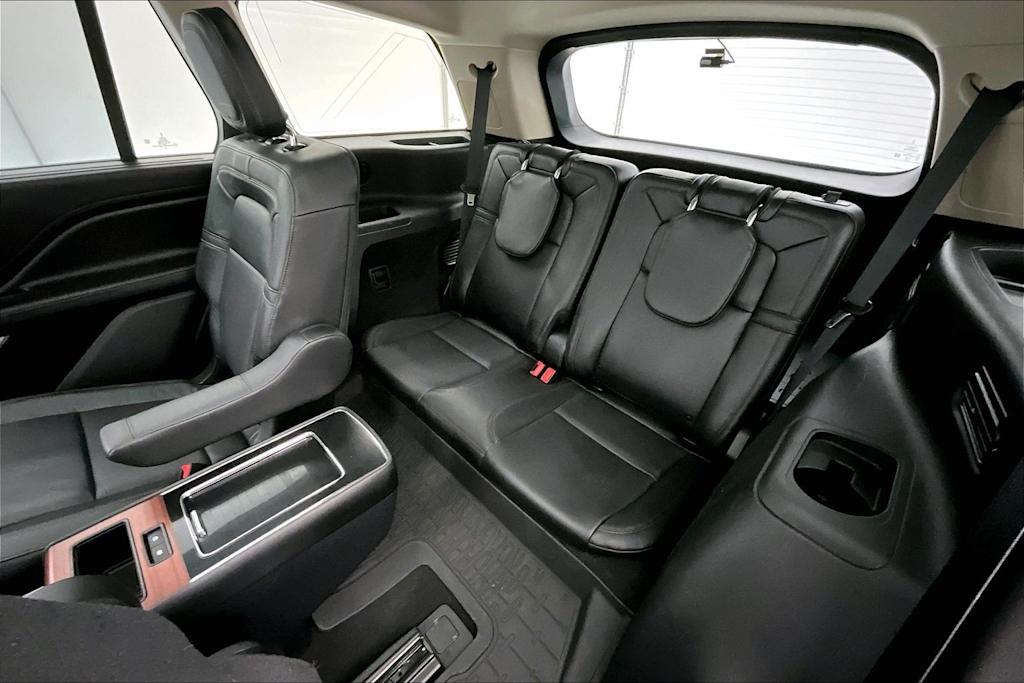 Thumbnail: 2023 Lincoln Aviator - 29