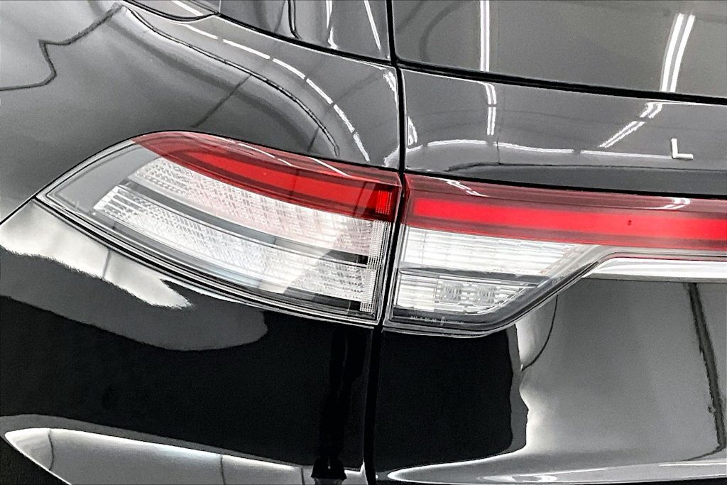 Thumbnail: 2023 Lincoln Aviator - 32