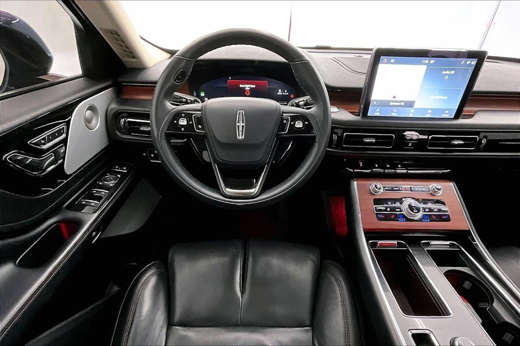 Thumbnail: 2023 Lincoln Aviator - 14