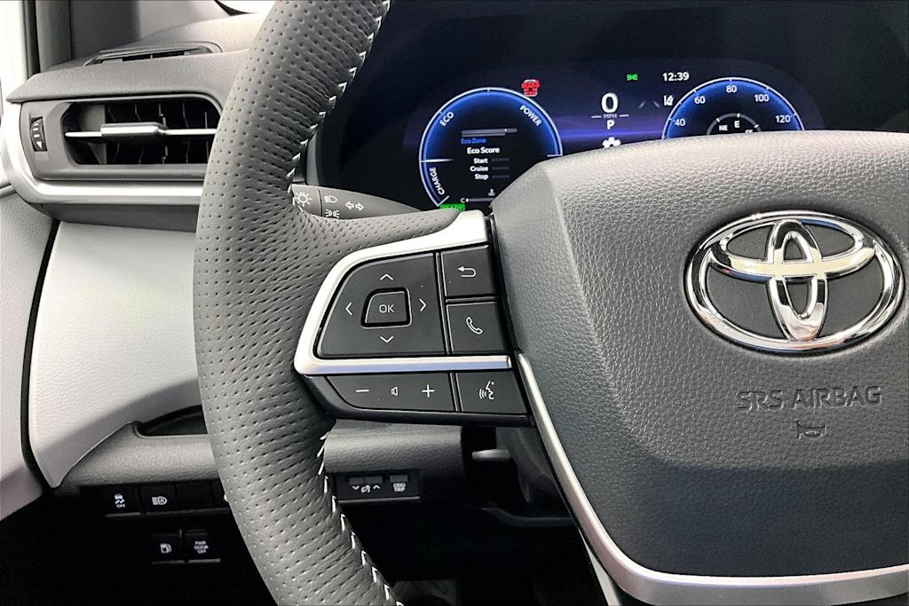 Thumbnail: 2025 Toyota Sienna - 26