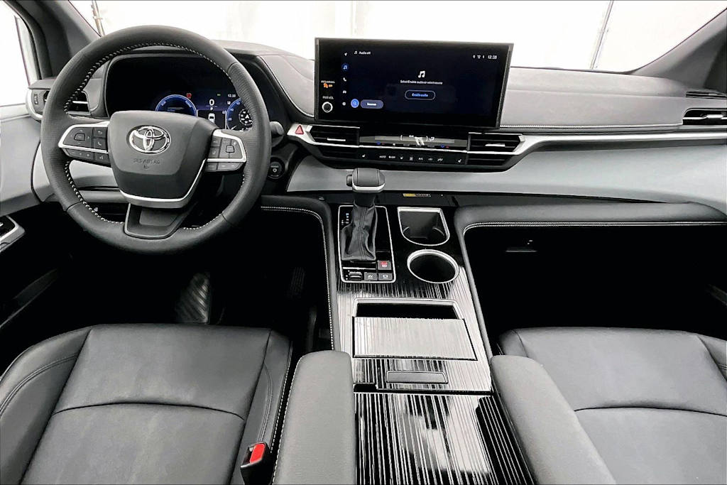 Thumbnail: 2025 Toyota Sienna - 10