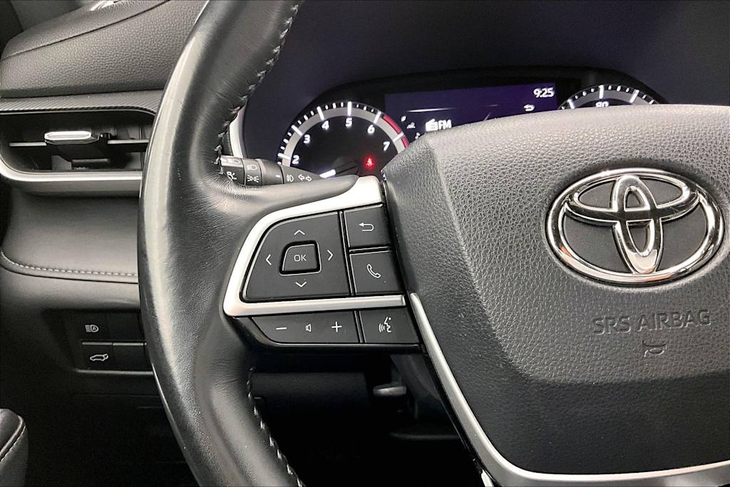 Thumbnail: 2023 Toyota Highlander - 24