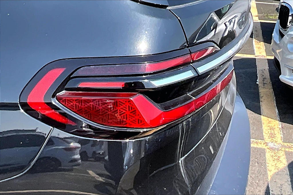 Thumbnail: 2024 BMW X7 - 16