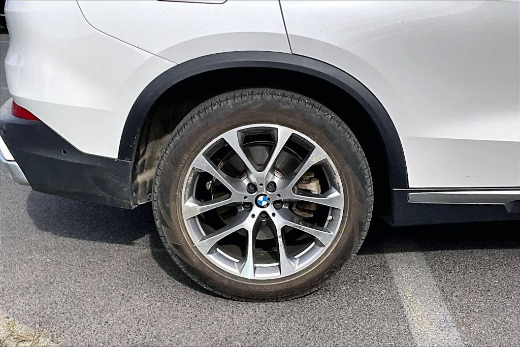 Thumbnail: 2025 BMW X5 - 21