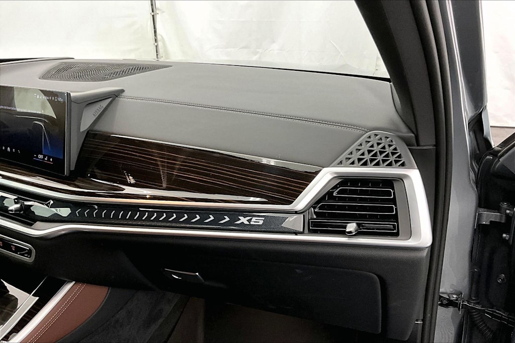 Thumbnail: 2025 BMW X5 - 16