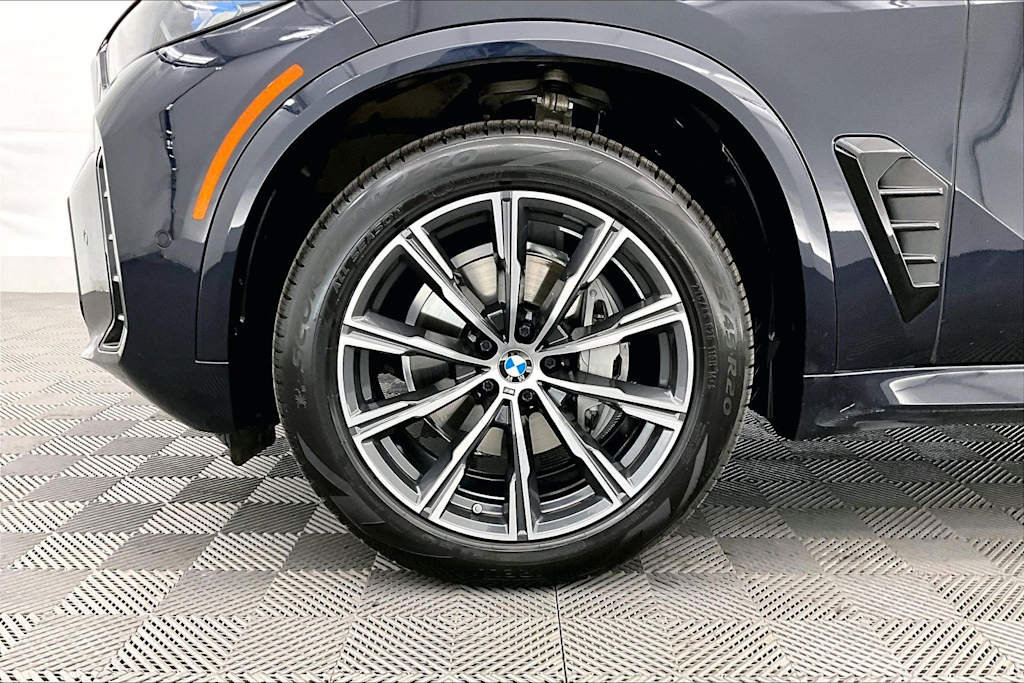 Thumbnail: 2024 BMW X5 - 8