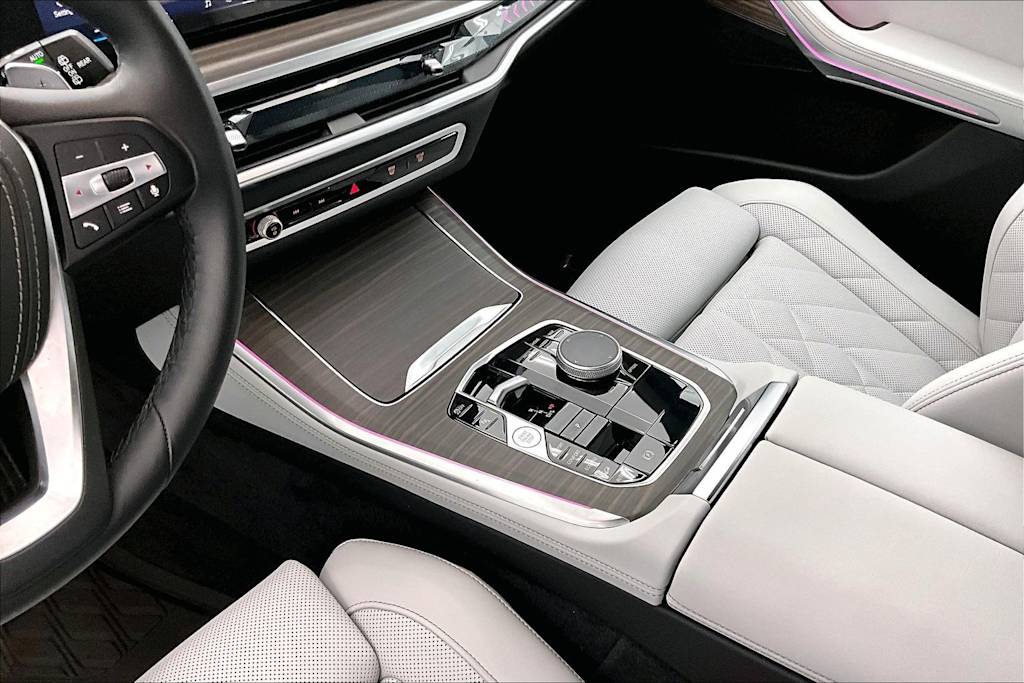 Thumbnail: 2026 BMW X5 - 17