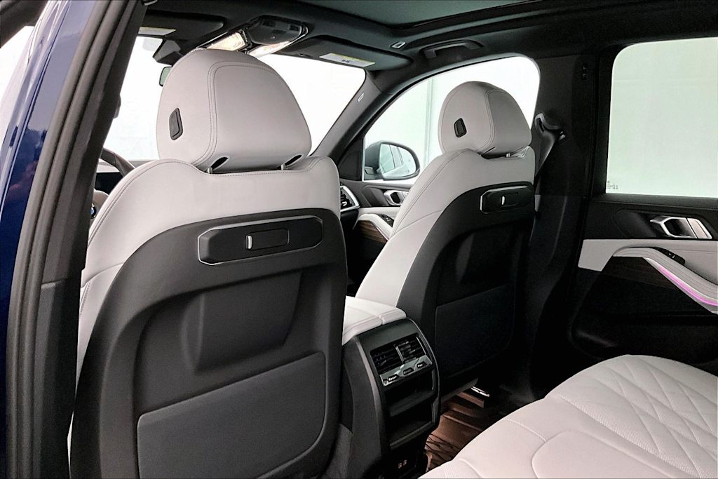 Thumbnail: 2026 BMW X5 - 13