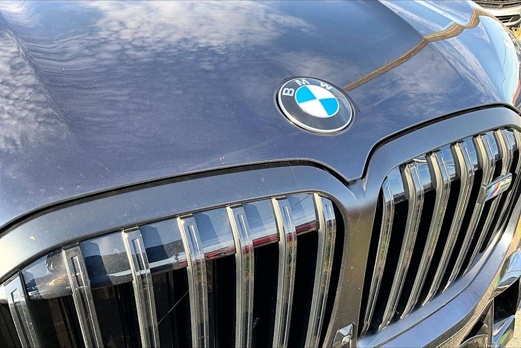 Thumbnail: 2026 BMW X7 - 17