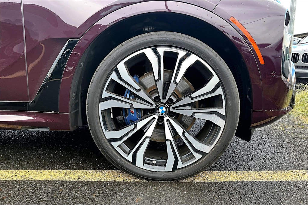 Thumbnail: 2025 BMW X7 - 15