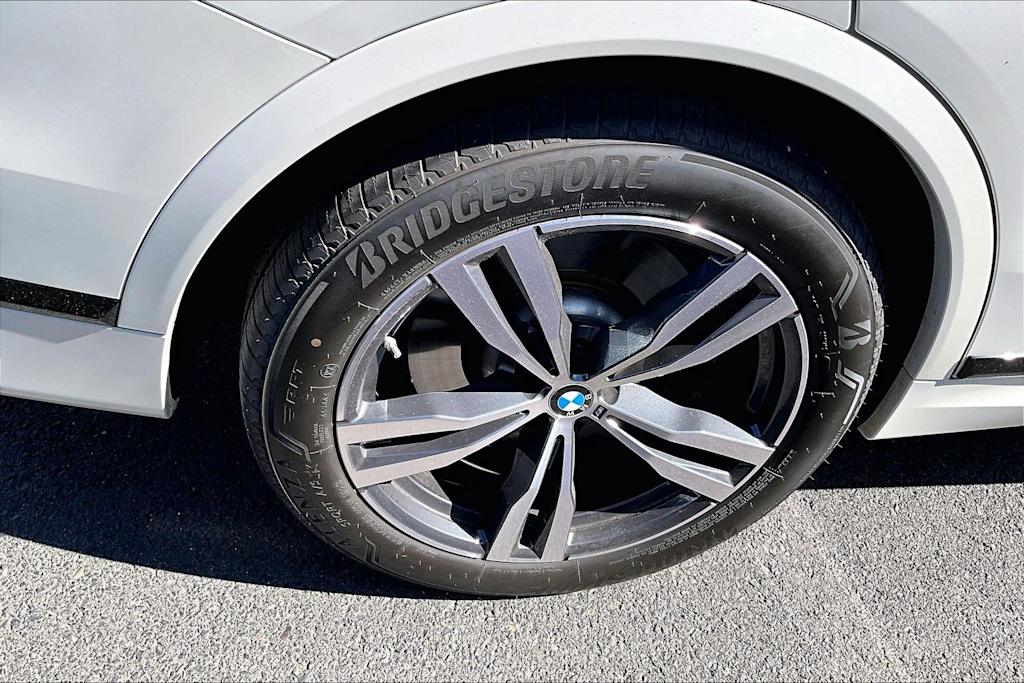 Thumbnail: 2025 BMW X7 - 21