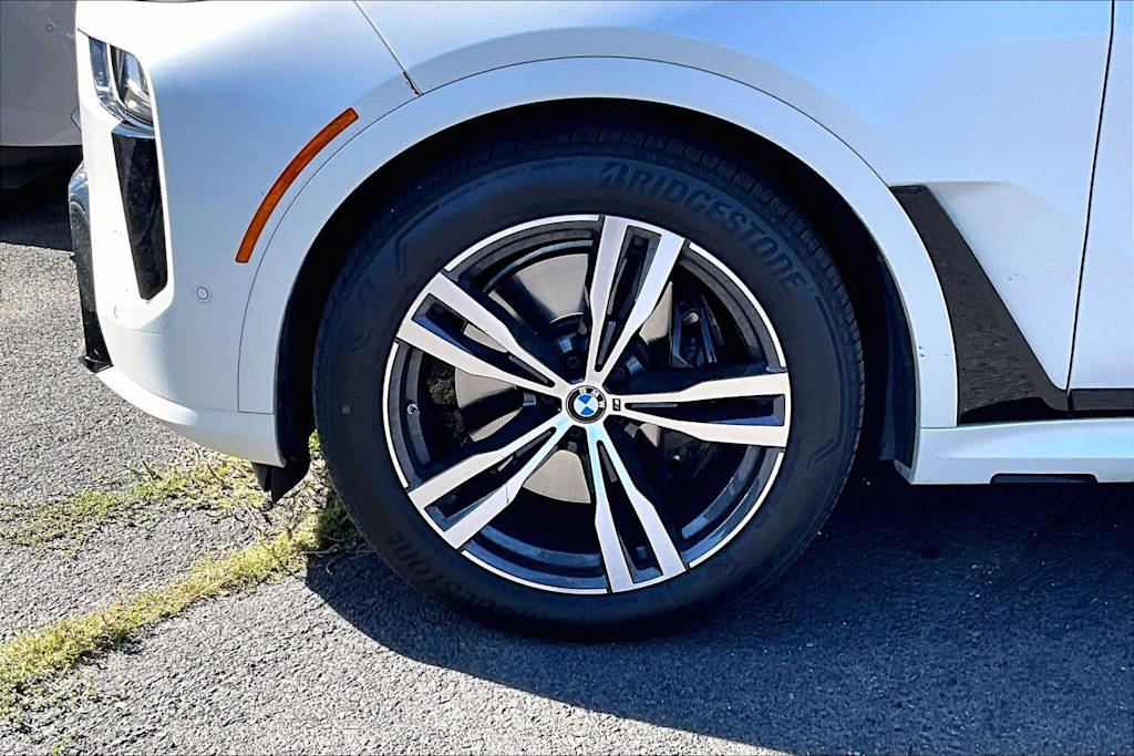 Thumbnail: 2025 BMW X7 - 7