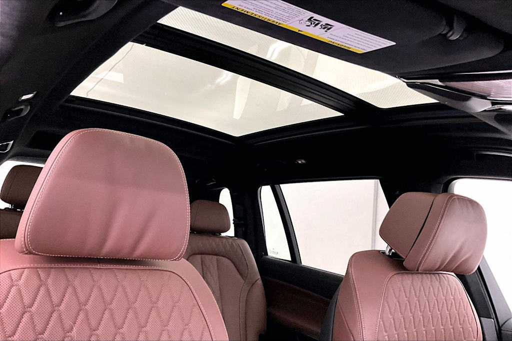 Thumbnail: 2026 BMW X7 - 29