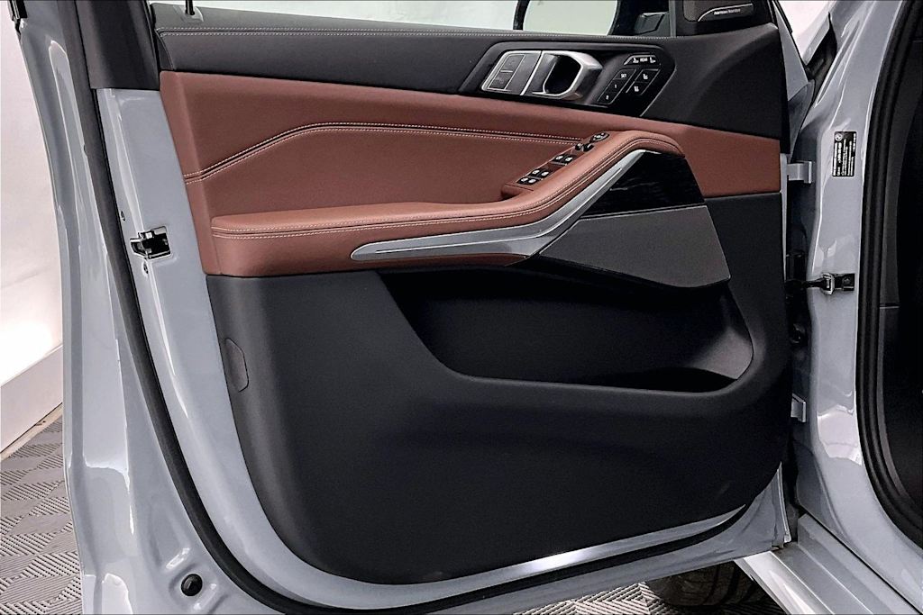 Thumbnail: 2026 BMW X7 - 26