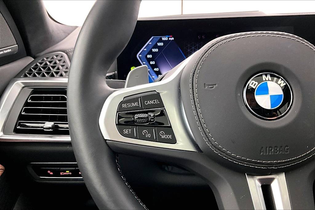 Thumbnail: 2026 BMW X7 - 23