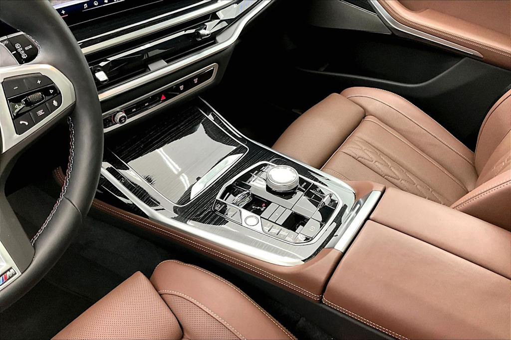 Thumbnail: 2026 BMW X7 - 17