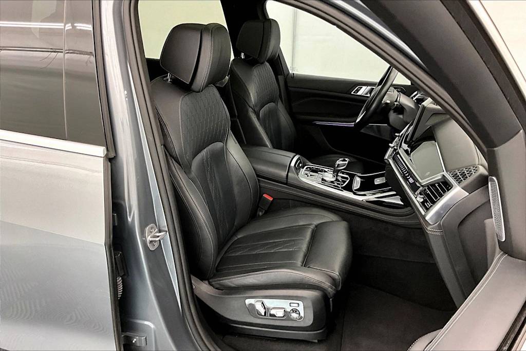 Thumbnail: 2025 BMW X7 - 12