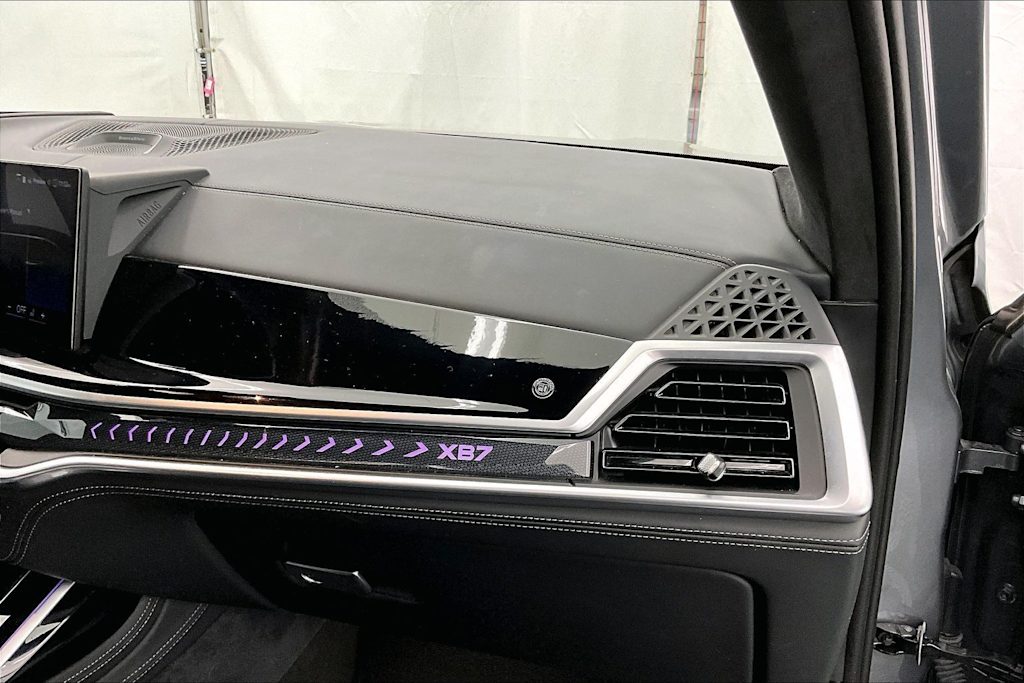 Thumbnail: 2025 BMW X7 - 24