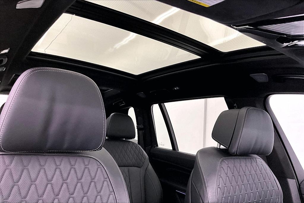 Thumbnail: 2025 BMW X7 - 30