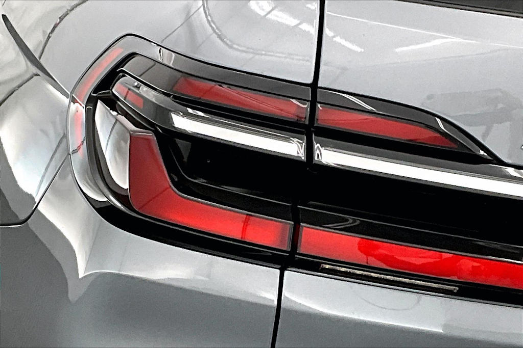 Thumbnail: 2025 BMW X7 - 32