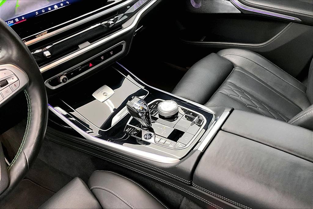 Thumbnail: 2025 BMW X7 - 17
