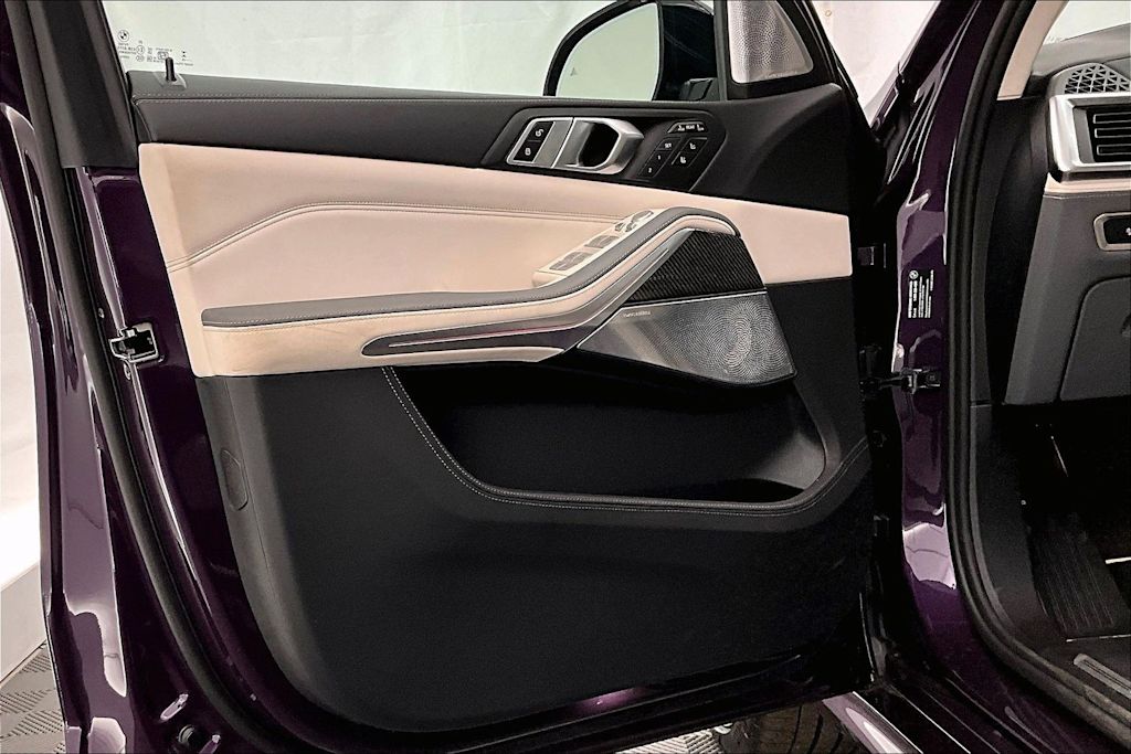 Thumbnail: 2026 BMW X7 - 28