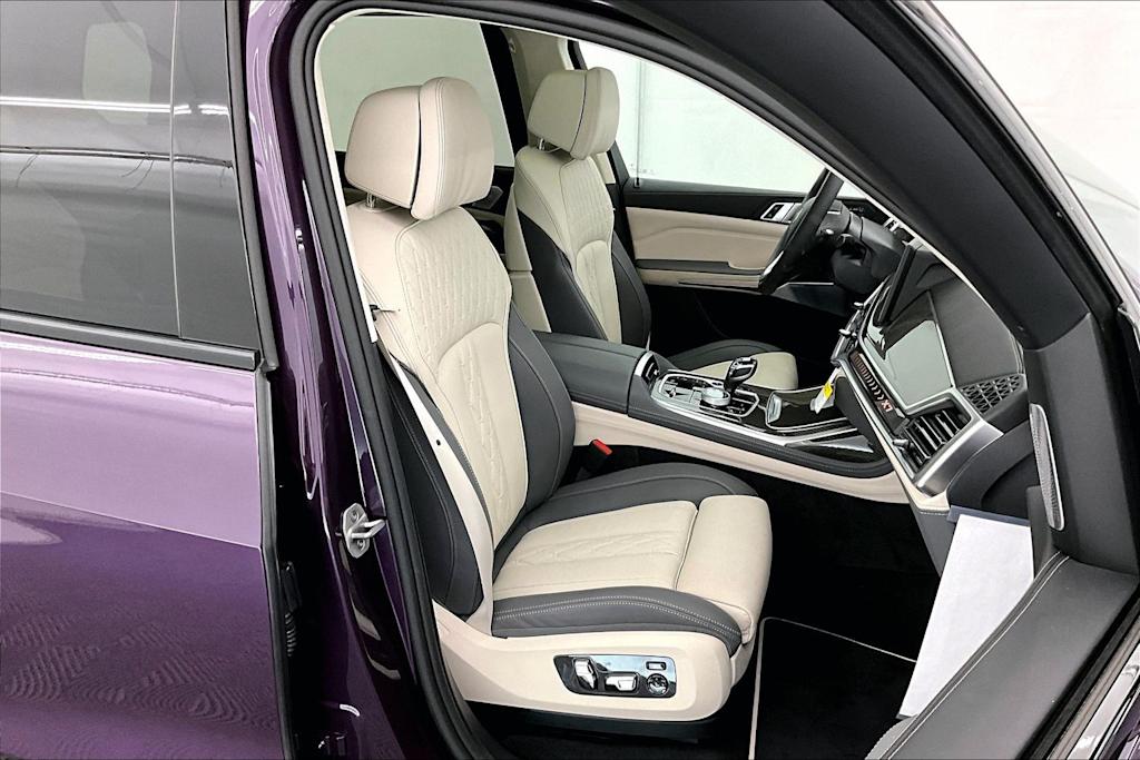 Thumbnail: 2026 BMW X7 - 22