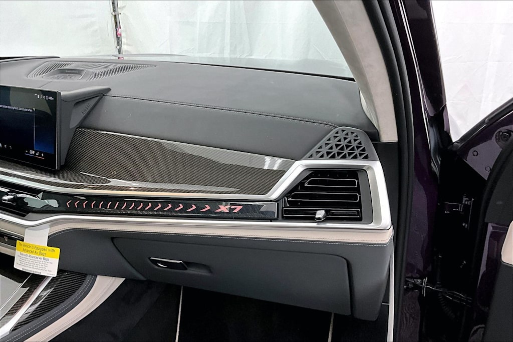 Thumbnail: 2026 BMW X7 - 25