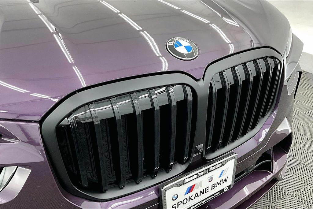 Thumbnail: 2026 BMW X7 - 33