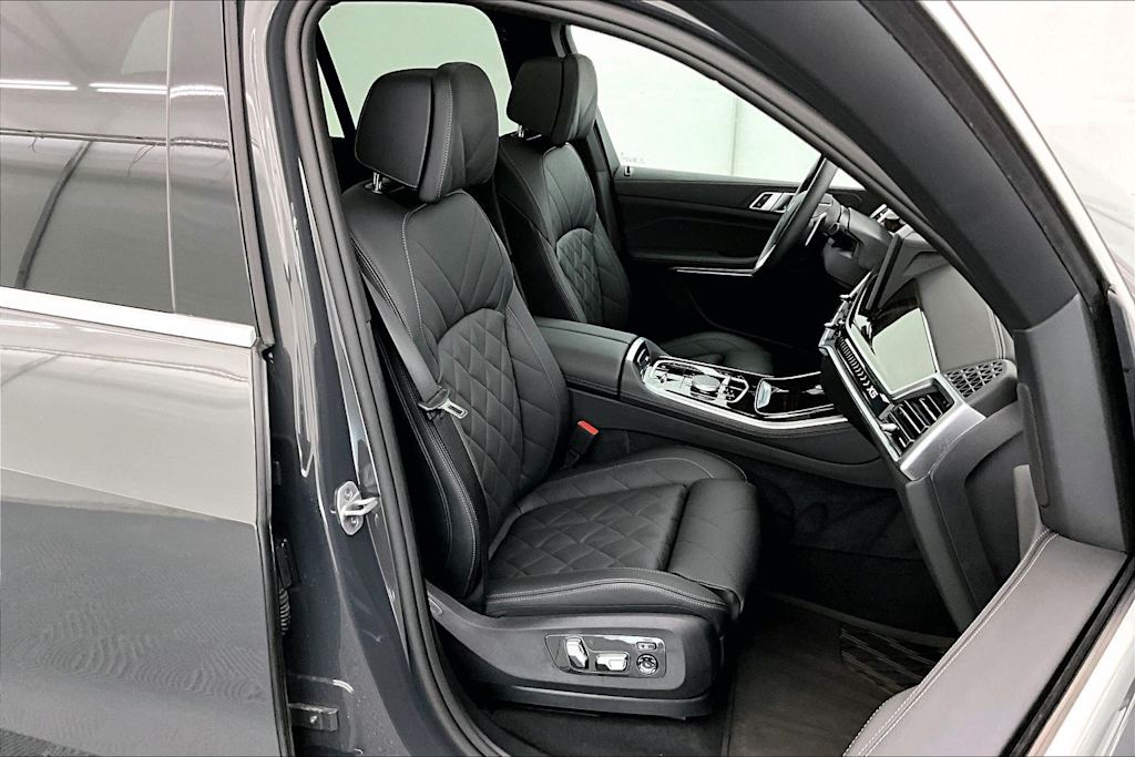 Thumbnail: 2026 BMW X5 - 12