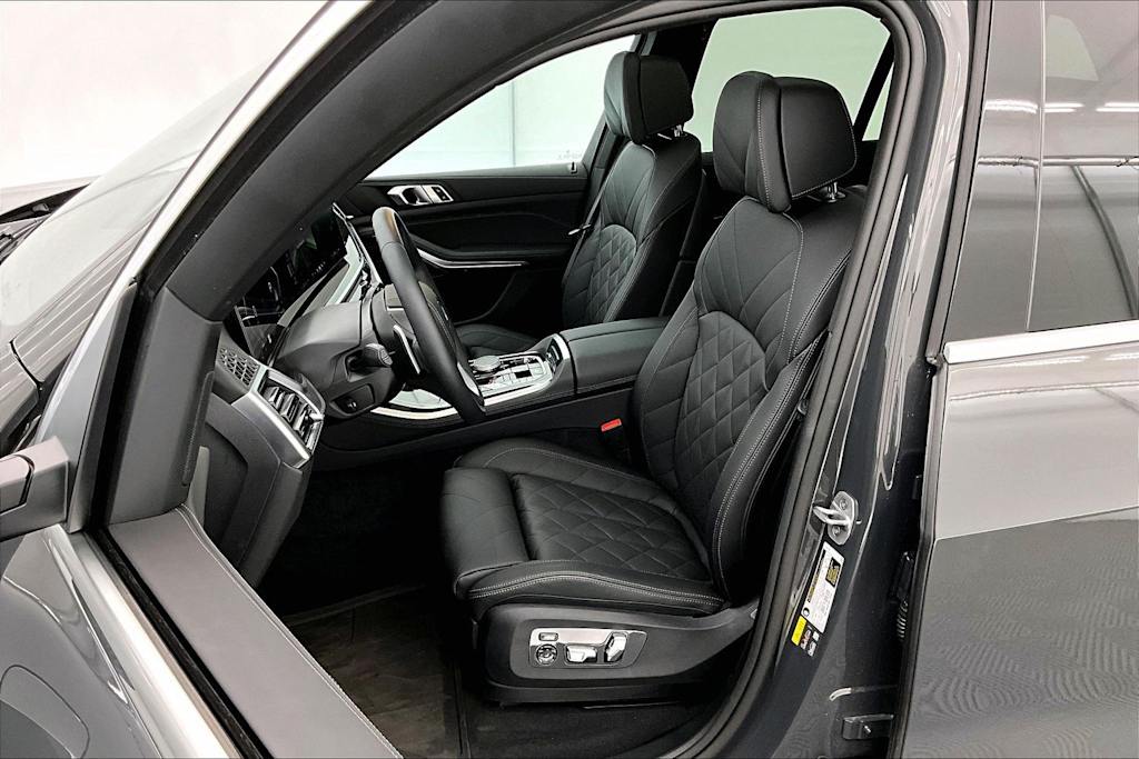Thumbnail: 2026 BMW X5 - 11