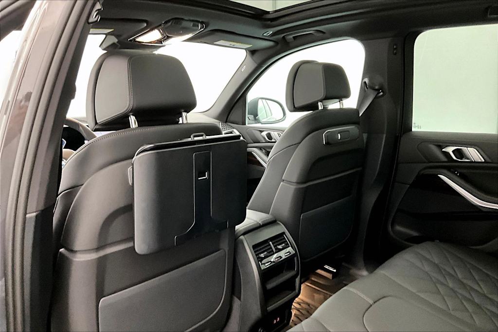 Thumbnail: 2026 BMW X5 - 13