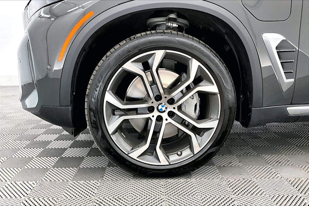 Thumbnail: 2026 BMW X5 - 8