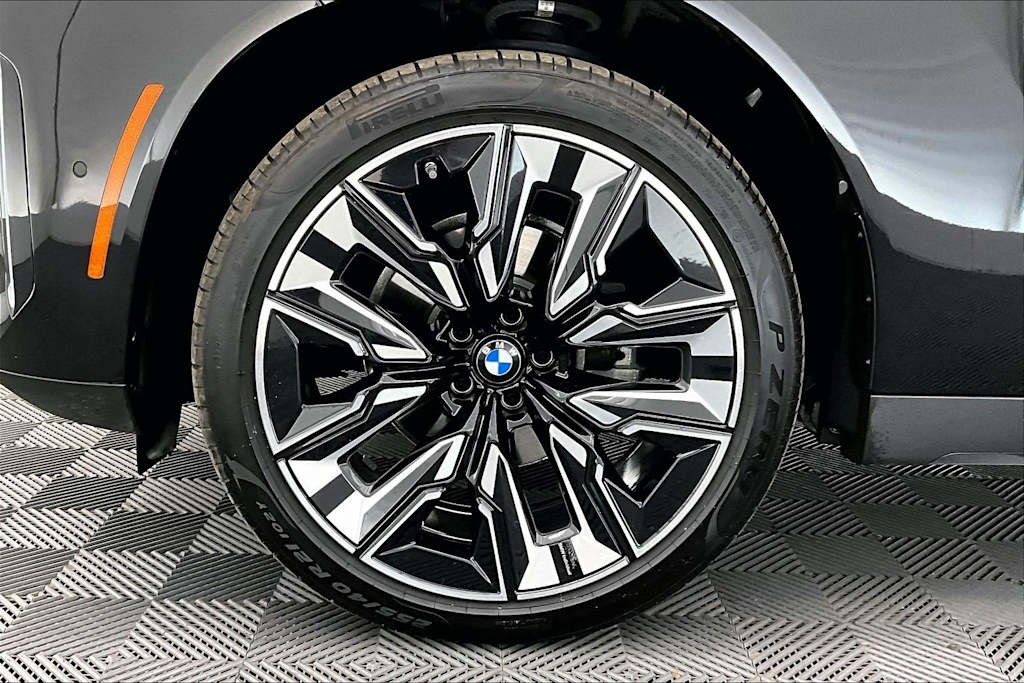 Thumbnail: 2025 BMW X3 - 8