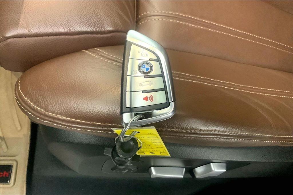 Thumbnail: 2021 BMW X7 - 20