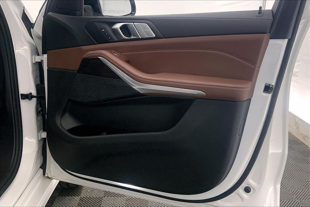 Thumbnail: 2021 BMW X7 - 28